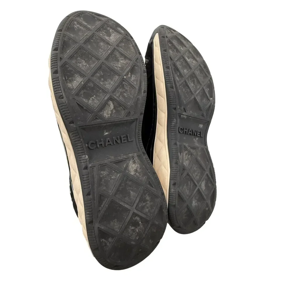 Chanel Interlocking CC Logo Trail Trainer Sneakers Black White Women's Size 37